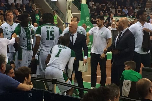 Au terme d'un match invraisemblable, mené par un Jordan Taylor impérial et un Isaiah Miles en feu, le CSP s'impose 111-103(ap) face à Chalon.