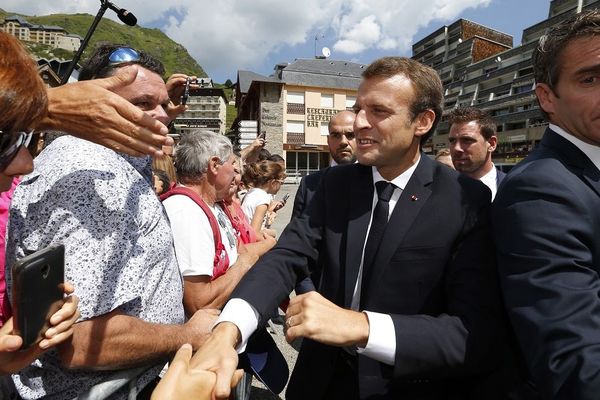 L'Union des Etudiants de Toulouse exige des explications voir la démission du président de la République au regard de l'affaire Benalla.