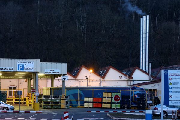 L'usine PSA d'Hérimoncourt est condamnée à la fermeture, l'activité sera transférée sur Vesoul et Sochaux. 