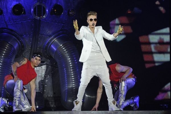 Justin Bieber sera ce mardi soir en concert à Paris Bercy à l'occasion de sa tournée "Believe Tour". Un événement que les fans du chanteur canadien attendent depuis près d'un an.