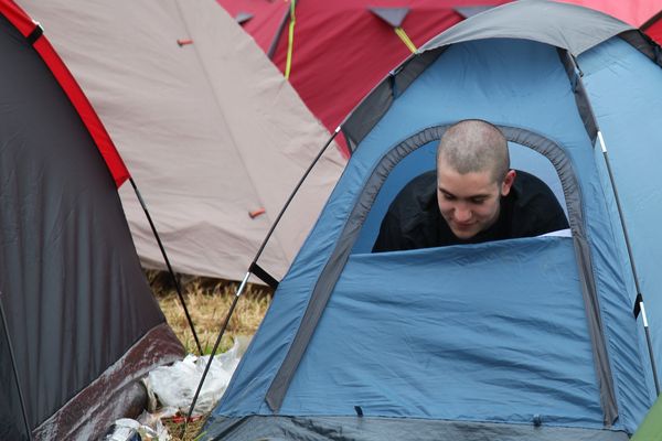 10 heures, les métalleux s'éveillent