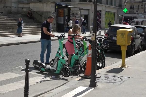 Que vont devenir les places de stationnement réservées aux trottinettes électriques ?