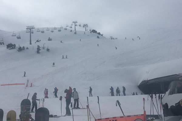 Du monde hier pour le dernier jour de ski à la Pierre St Martin