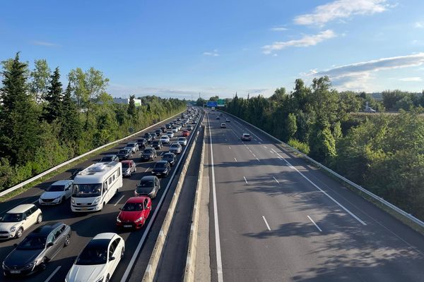 Des embouteillages dès 7h ce matin sur l'A7 au niveau de Valence dans la Drôme.