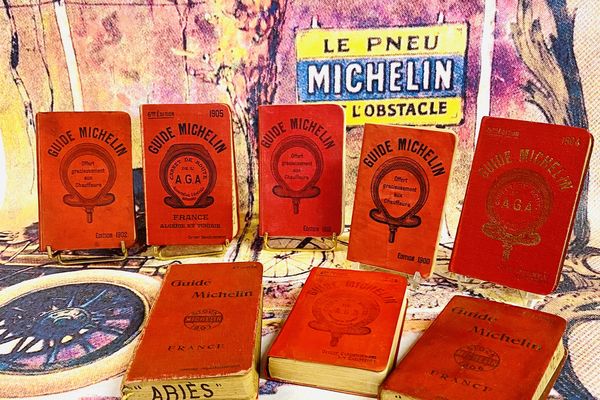 Un lot de 80 Guides Rouges France Michelin sera aussi vendu aux enchères