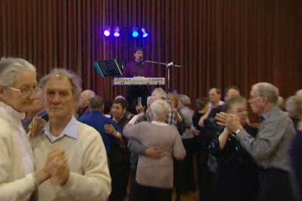 Christian Alter anime des thés dansants, il connait plus d'une centaine de titres de variété française ou allemande. 