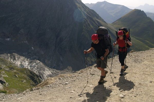 De la randonnée au cyclisme en passant par les festivals champêtres, les Alpes du Nord ont de quoi séduire les visiteurs estivaux.