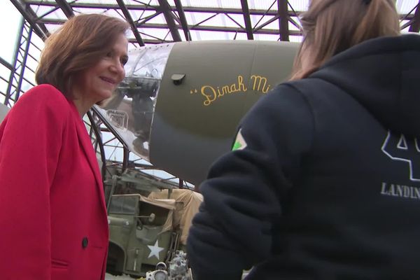 Denise Bauer, l'ambassadrice des Etats-Unis en France est en visite dans la Manche cette semaine.