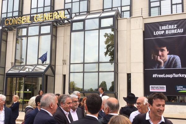 La banderole sur la façade de l'Hôtel du Département de Loire-Atlantique ce mercredi.