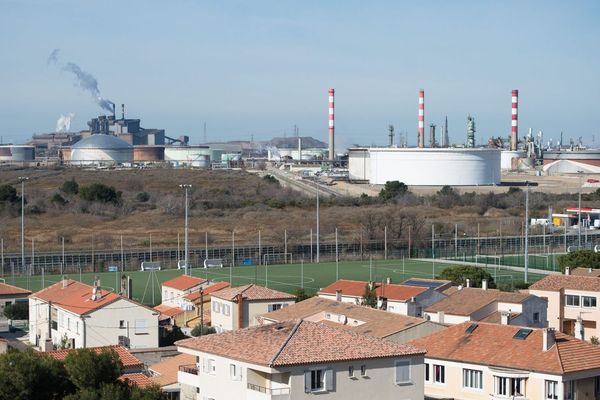 Les usines de Fos-sur-Mer