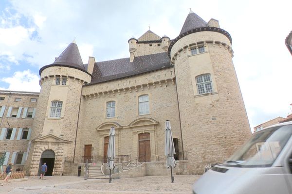 Le château d'Aubenas est désormais un centre d'art contemporain.