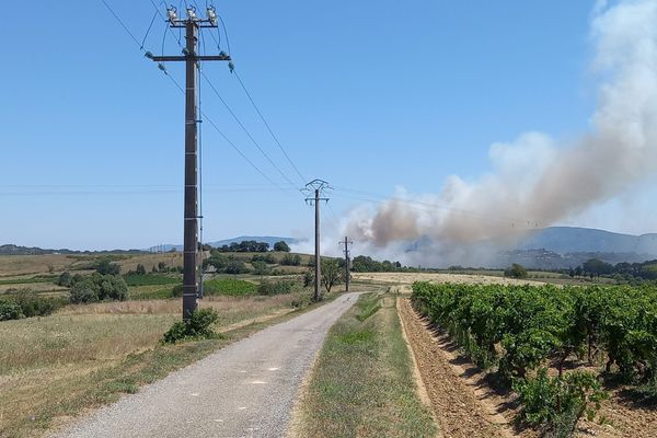 Les fumées du feu de Bouilhonnac dans le Minervois sont visibles depuis Carcassonne; 14/07/2023