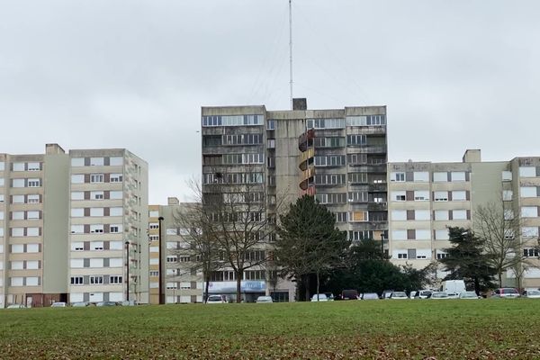 La tour emblématique qui abritait les associations du quartier va être détruite.