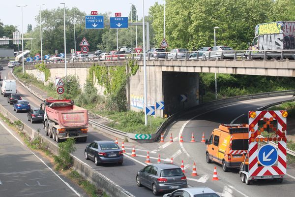 Suite à l'affaissement d'une partie d'un mur de soutènement soutenant la chaussée du viaduc de Gennevilliers en mai 2018, l'autoroute A15 avait été fermée à la circulation pour plusieurs semaines dans le sens Province-Paris.