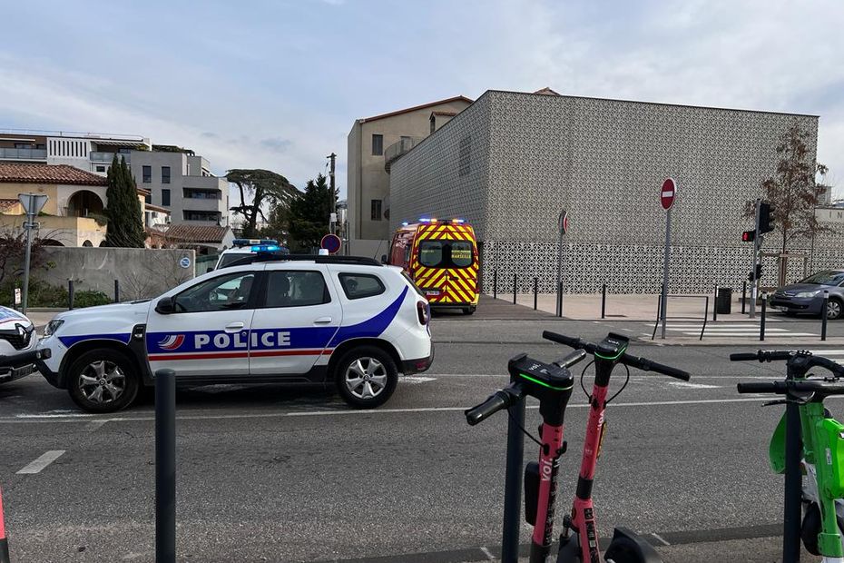 Alertes à La Bombe : Trois Collèges Et Lycées évacués à Marseille