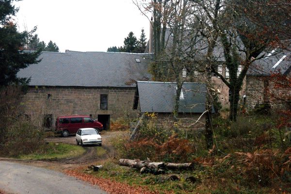 Le 16/11/2008 - la ferme du Goutailloux où résidait le groupe de Tarnac