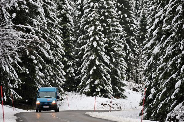 Vigilance météo sur le Jura et Doubs pour neige et verglas.