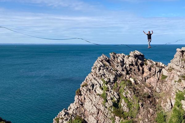 Allan Cahorel, funambule au Cap d'Erquy