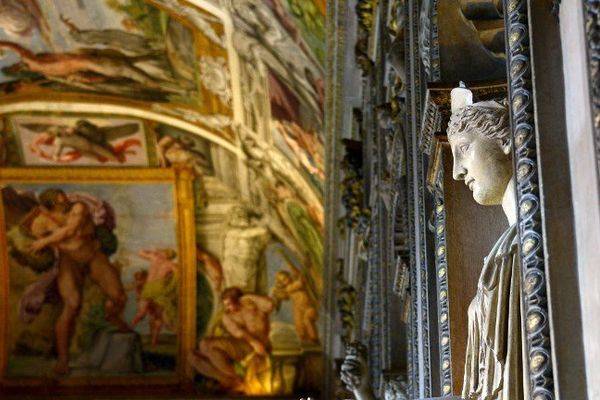 Une vue de la galerie du Palais Farnese de Rome