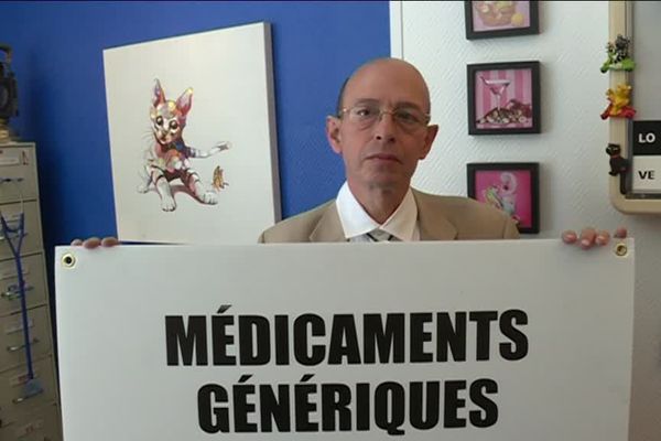 Le Docteur Julien Blain dans son cabinet de Saint-Brice-sous-Forêt avant son audience du 26 juin 2018.