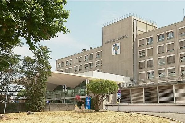 Une des deux victimes a été transportée à l'hôpital Lavéran à Marseille