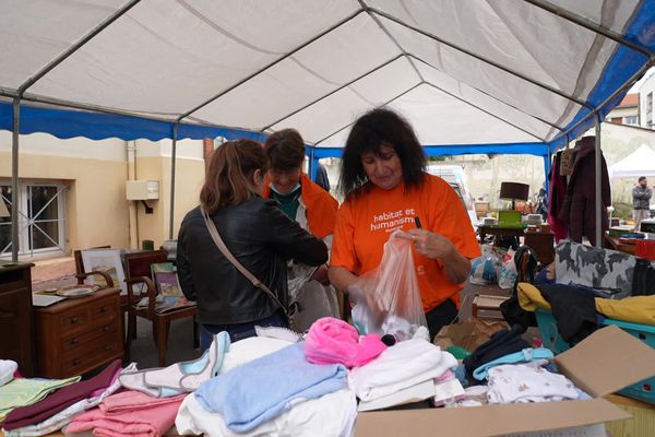 La mission principale d'Habitat et Humanisme Auvergne est l'aide au logement, mais l'association propose également des évènements ponctuels comme des ventes solidaires.