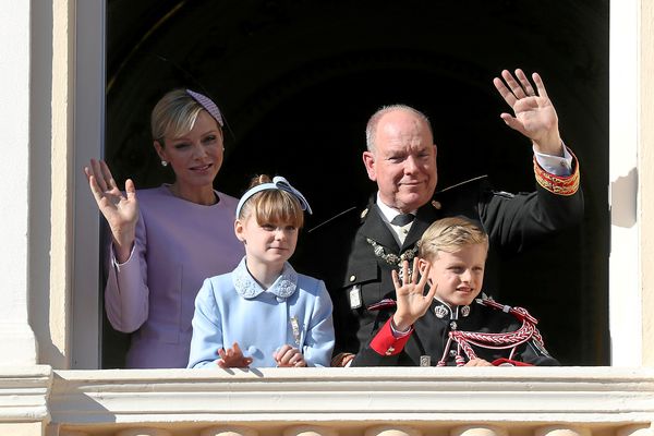 Le prince Albert II, la princesse Charlène, le prince héréditaire Jacques et la princesse Gabriella.