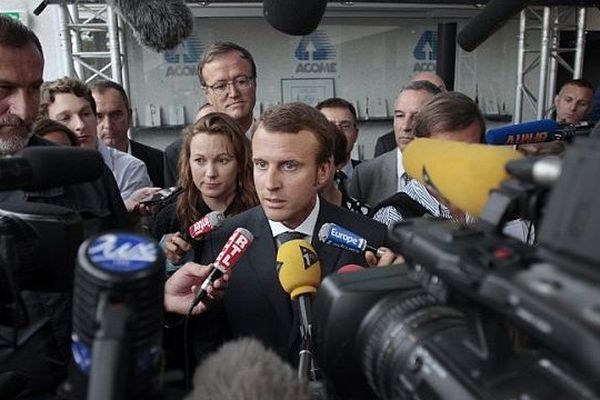 Emmanuel Macron, ministre de l'économie, en visite à Romagny, Manche, 2 septembre 2014