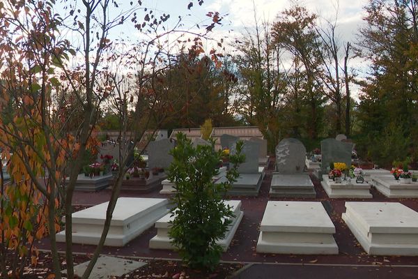 Le cimetière de Bron (Grand Lyon) est proche de la saturation