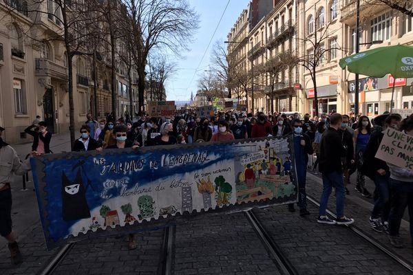 Beaucoup s'inquiètent de l'avenir des jeunes générations