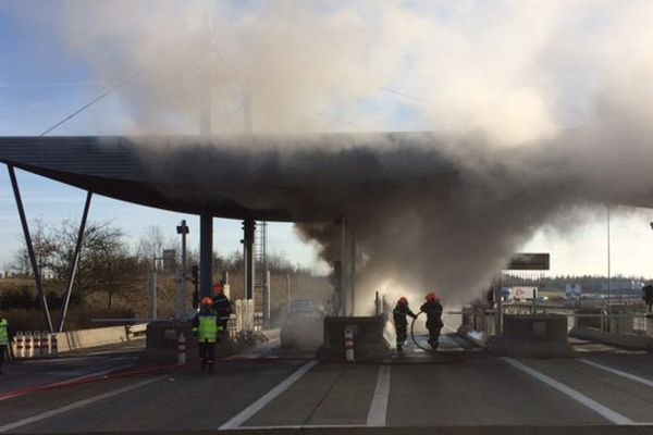 La circulation a dû être interrompue pendant une demi-heure sur l'A 28 ce vendredi matin.