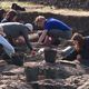 Près de 80 bénévoles se relaient tout l'été sur le site archéologique de Corent dans le Puy-de-Dôme.