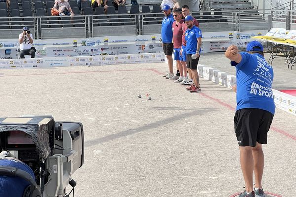 Une partie lors de La Marseillaise à pétanque, le mardi 2 juillet 2024.