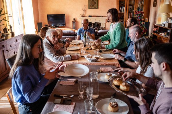 Le repas de Noël est souvent le théâtre intergénérationnel de nombreux débats. Mais est-ce vraiment le but d'une telle fête ?