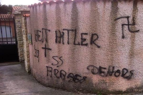 Nîmes : des tags racistes sur la maison du président de l'Observatoire contre l'islamophobie - 31 octobre 2013.