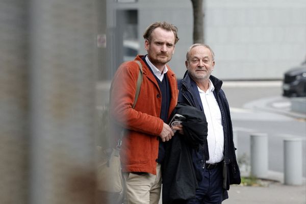 Maître Henri Carpentier et son client, Joël Guerriau, à la sortie de la confrontation de ce mercredi 6 novembre.