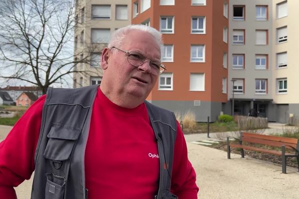 Pierre Lutz, 46 ans au service d'Ophéa comme gardien d'immeuble.