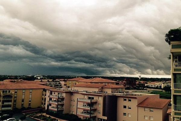 Un ciel nuageux et chargé au dessus de l'Hérault - août 2015.