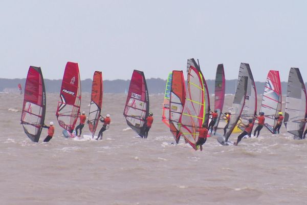 L'épreuve de windsurf ce dimanche au large de Fouras.