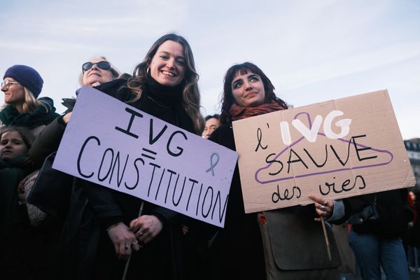 Ce lundi 4 mars, les députés et sénateurs, réunis en Congrès à Versailles, ont très largement approuvé l'inscription de l'interruption volontaire de grossesse (IVG) dans la Constitution.