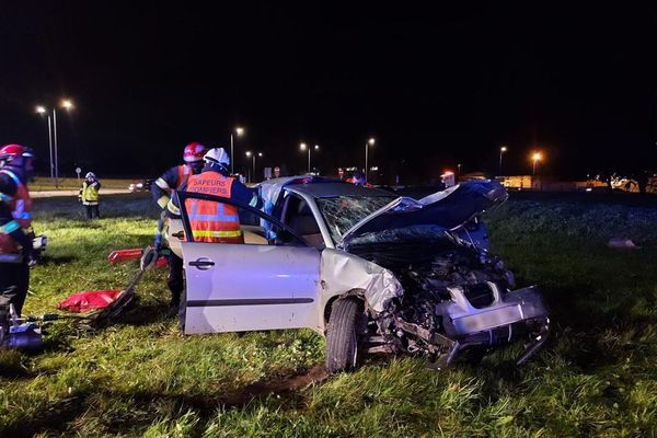 Une des voitures impliquées dans l'accident.