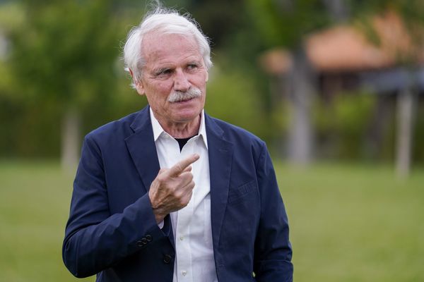 Yann Arthus-Bertrand, photographe et réalisateur, fervent défenseur de la planète et du climat.