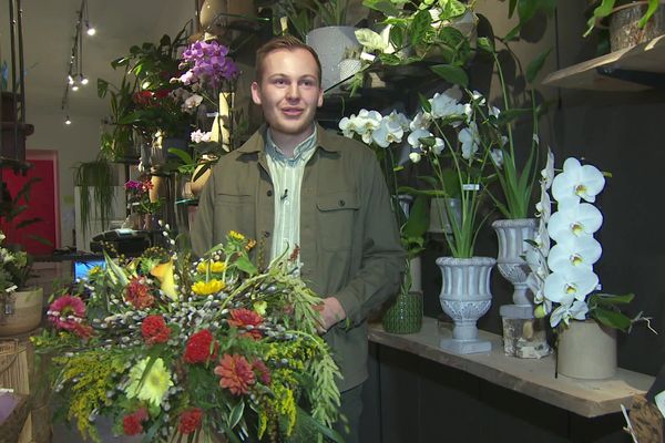 Le jeune fleuriste a remporté le titre de meilleur artisan de France dans la catégorie "métier art floral", en 2023.