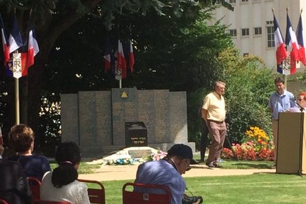 Le Mémorial de la Shoah organisait une cérémonie en mémoire des déportés du convoi n°6 vers le camp d’Auschwitz.