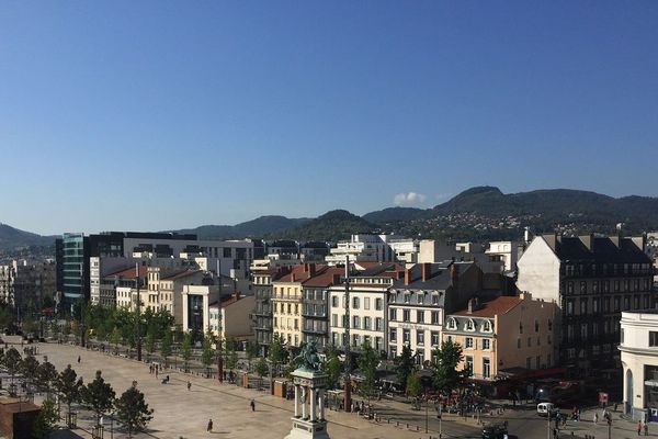 A Clermont-Ferrand, les lieux publics gérés par la métropole sont fermés à partir du samedi 14 mars et jusqu'à nouvel ordre.