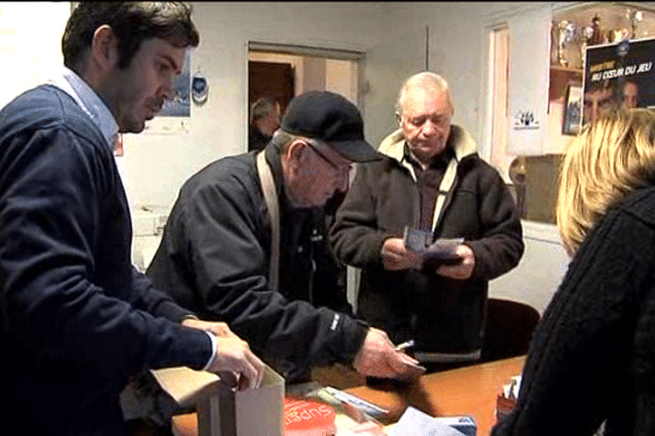 Les abonnés d'Avranches sont les premiers à détenir le précieux passeport pour assister au match de mardi prochain. 