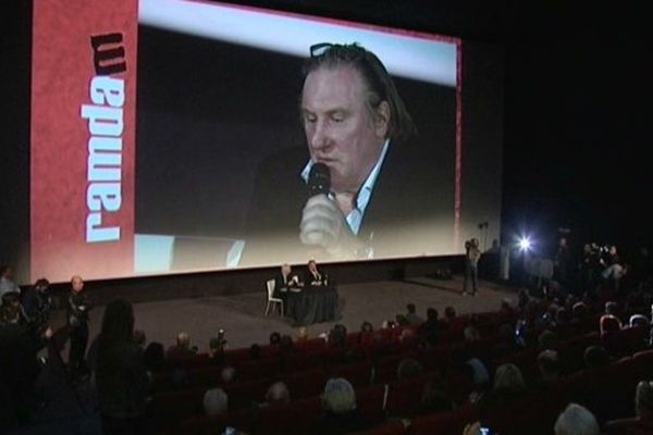 Depardieu a profité de sa tribune au festival Ramdam de Tournai pour exprimer ses opinions sur la France notamment.