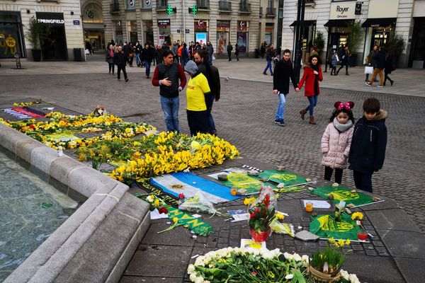 Hommage à Emiliano Sala, place Royale à Nantes, janvier 2019