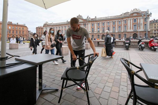 Alors même que les restaurateurs et cafetiers viennent d'être autorisés à rouvrir leurs terrasses jusqu'à 21h, l'arrêté préfectoral imposant la fermeture des terrasses à 19h ce samedi 22 mai ne passait pas auprès des cafetiers et restaurateurs du centre-ville de Toulouse. Ils ont déposé un recours en référé auprès du Tribunal administratif.