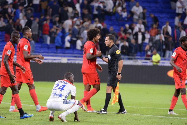 Cette victoire permet aux joueurs, au coach et aux supporters de reprendre confiance.
